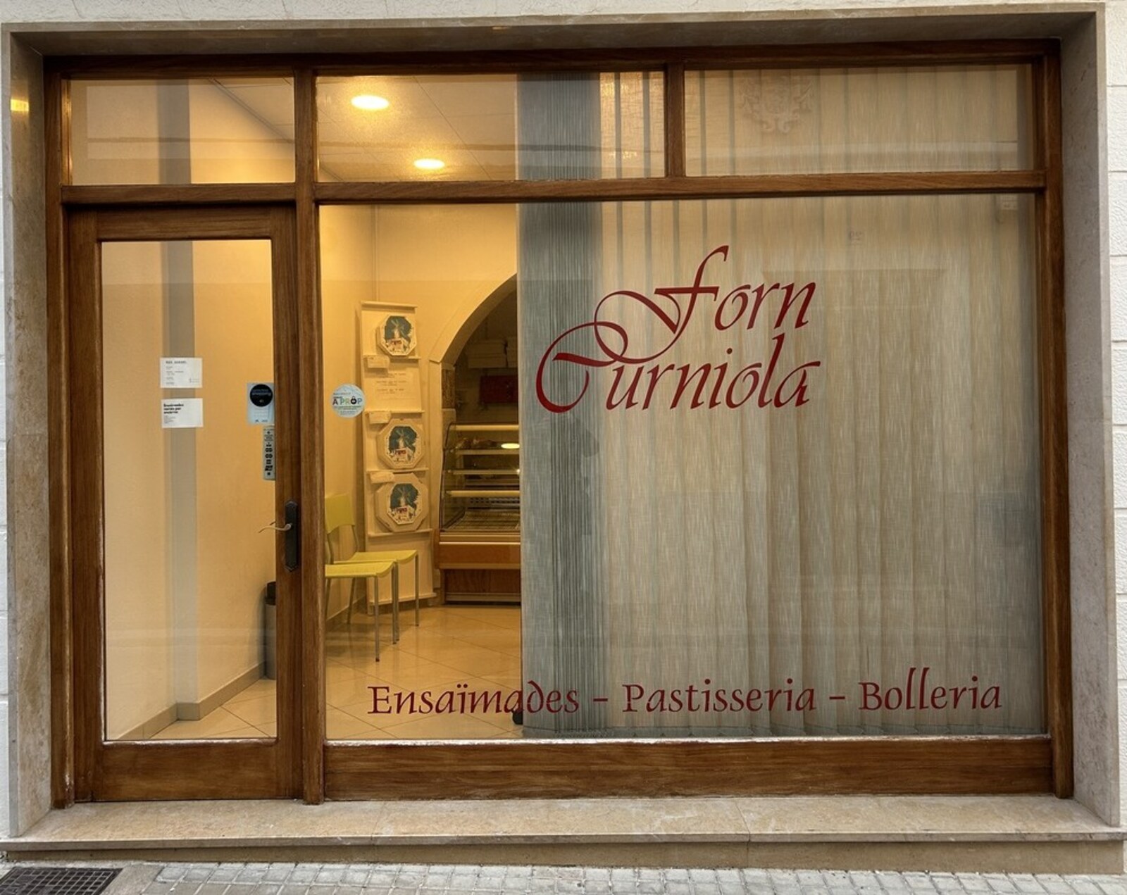 Façana del Forn Curniola al carrer de Curniola, Ciutadella